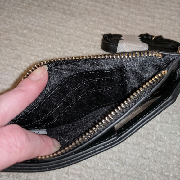 NWT! 🌻 Sunflower Crossbody Bag w/ Touchscreen - Picture 4 of 12